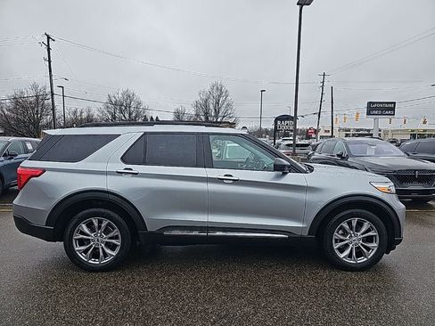 Used 2023 Ford Explorer XLT w/ Equipment Group 202A image 2