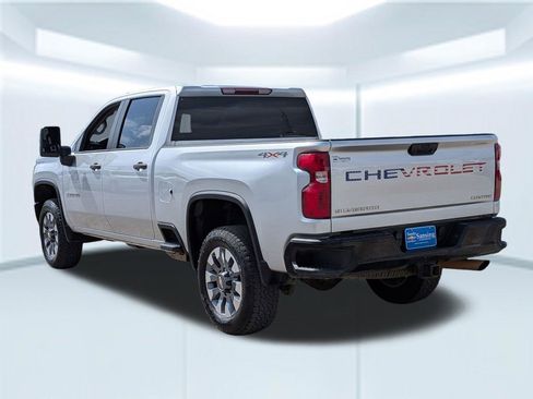 Used 2023 Chevrolet Silverado 2500 Custom w/ Custom Convenience Package image 4