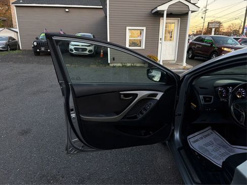 Used 2016 Hyundai Elantra Value Edition image 27