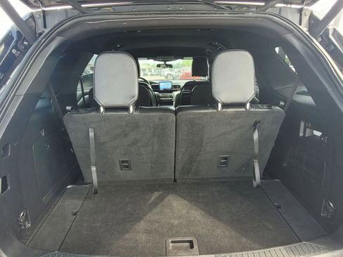 Used 2020 Ford Explorer XLT w/ Equipment Group 202A image 10