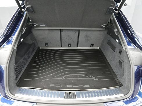 New 2025 Porsche Cayenne S AWD/4WD image 17