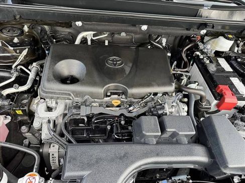 Used 2025 Toyota RAV4 XLE AWD/4WD image 21