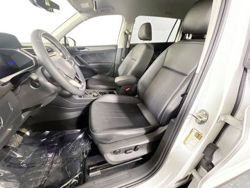 Used 2022 Volkswagen Tiguan SE AWD/4WD image 19