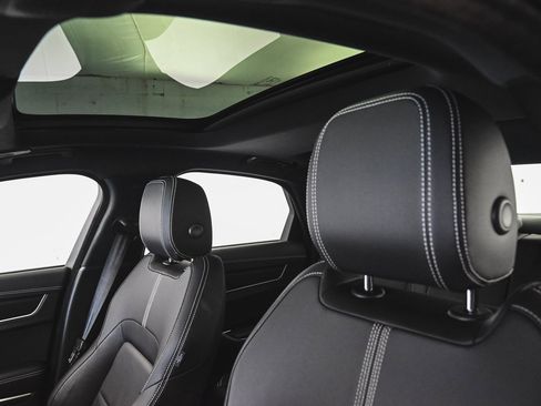 Used 2023 Jaguar XF R-Dynamic SE image 30