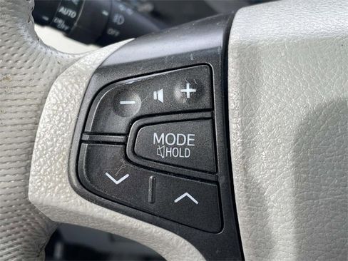 Used 2014 Toyota Sienna XLE image 33