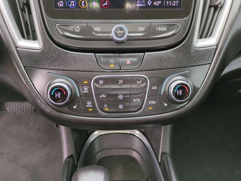 Certified 2022 Chevrolet Malibu LT w/ Leather Package image 11