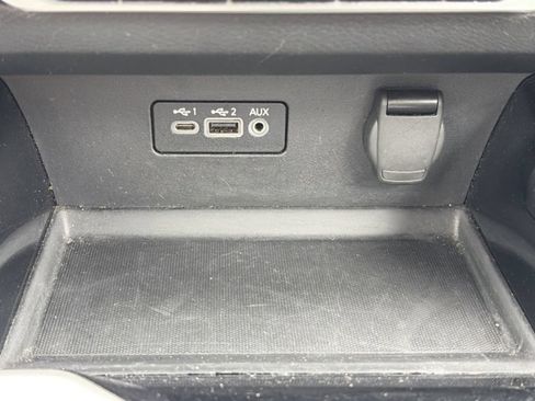 Used 2024 Nissan Altima 2.5 SV FWD image 11