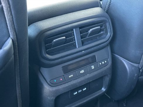 Used 2025 Honda Pilot EX-L image 14