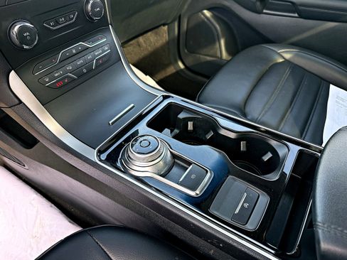 Used 2020 Ford Edge SEL w/ Convenience Package image 18