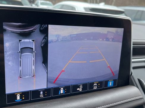 Used 2021 GMC Yukon XL SLT w/ SLT Premium Package AWD/4WD image 11