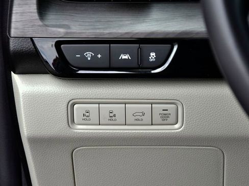 Used 2024 Kia Carnival EX FWD image 29