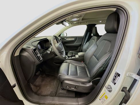 Used 2023 Volvo XC40 B5 Plus w/ Driver Assist Package image 13
