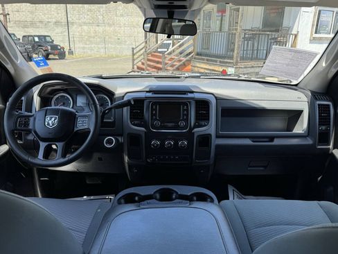 Used 2018 RAM 2500 Tradesman w/ Chrome Appearance Group AWD/4WD image 16