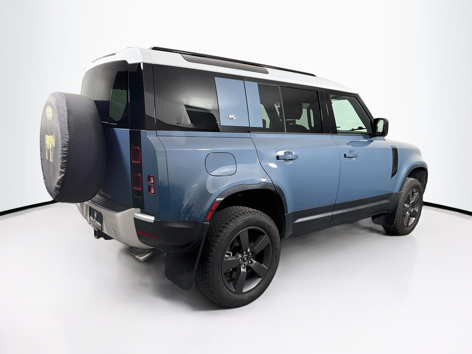 Used 2024 Land Rover Defender 110 SE AWD/4WD image 7