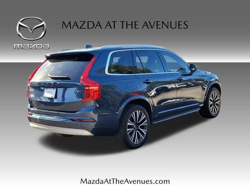 Used 2022 Volvo XC90 T6 Momentum w/ Protection Package image 4