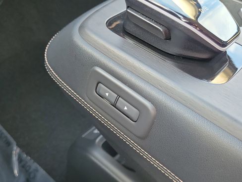 Certified 2023 Nissan Ariya FWD image 20