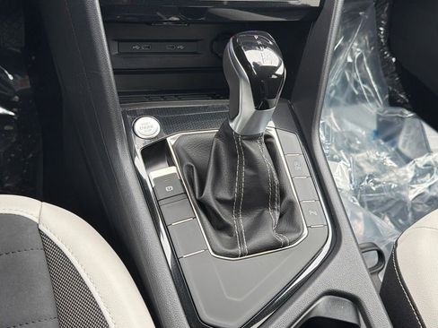 New 2026 Volkswagen Taos SE image 21