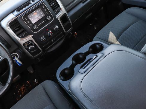 Used 2017 RAM 1500 Classic SLT image 21