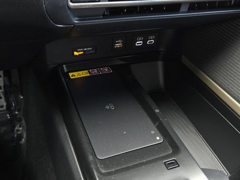 Used 2026 Toyota Camry SE FWD image 17