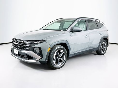 Used 2025 Hyundai Tucson SEL image 3