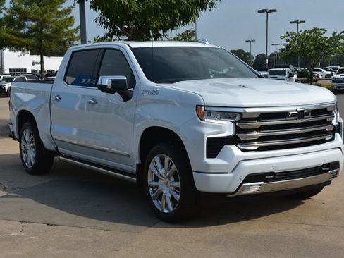 New 2026 Chevrolet Silverado 1500 High Country w/ High Country Premium Package AWD/4WD image 3
