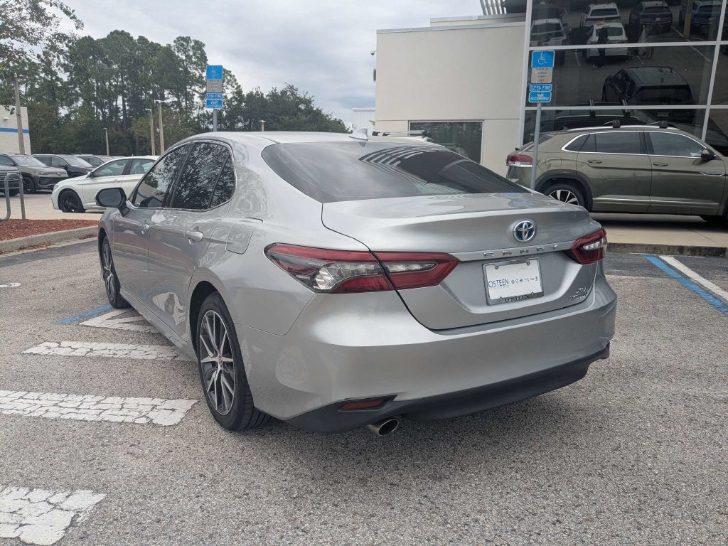 Used 2022 Toyota Camry XLE FWD image 4