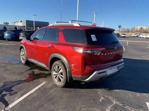 Used 2024 Nissan Pathfinder SL image 5