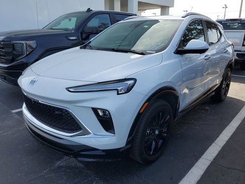 Used 2024 Buick Encore GX Sport Touring w/ Advanced Technology Package image 2