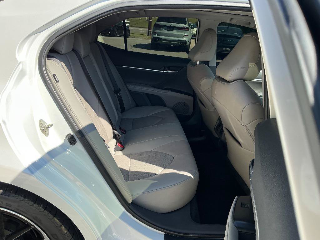 Used 2020 Toyota Camry XSE FWD image 10