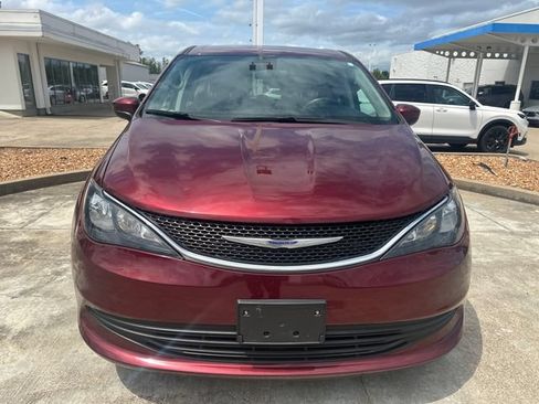 Used 2020 Chrysler Voyager LX w/ Cold Weather Group FWD image 8