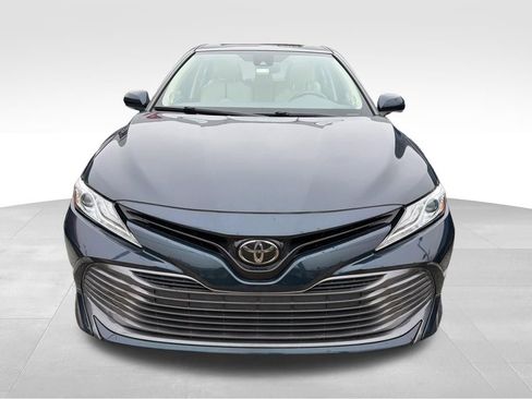 Used 2019 Toyota Camry XLE w/ Navigation Package image 3