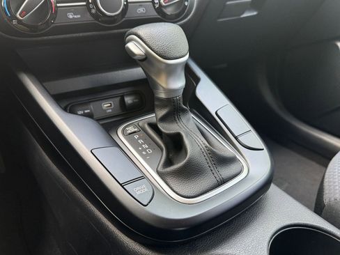 Used 2025 Nissan Sentra SV FWD image 41