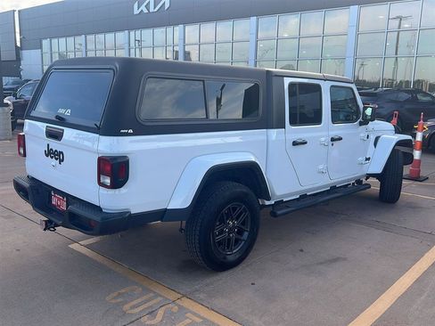 Used 2024 Jeep Gladiator Sport AWD/4WD image 6