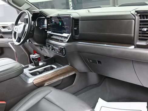Used 2024 Chevrolet Silverado 1500 LT Trail Boss w/ Convenience Package II AWD/4WD image 28