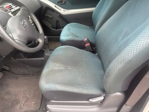 Used 2007 Toyota Yaris 2-Door Hatchback FWD image 7
