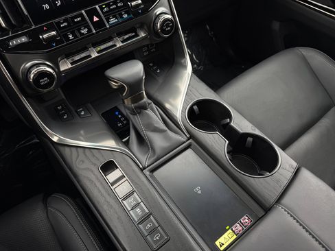 Used 2023 Lexus LX 600 4WD w/ Luxury Package image 45