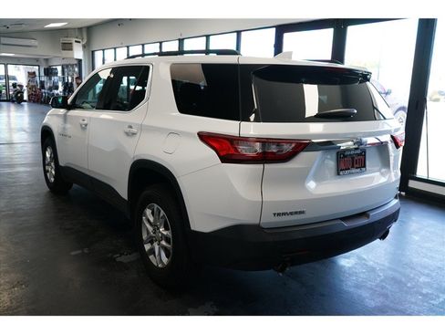 Used 2020 Chevrolet Traverse LT FWD image 5