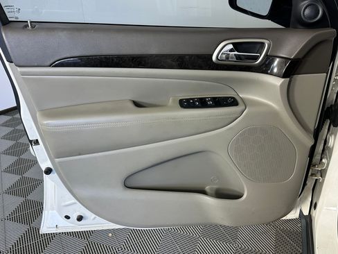 Used 2012 Jeep Grand Cherokee Laredo image 20