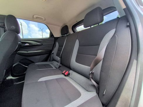 Used 2025 Chevrolet TrailBlazer LT AWD/4WD image 27