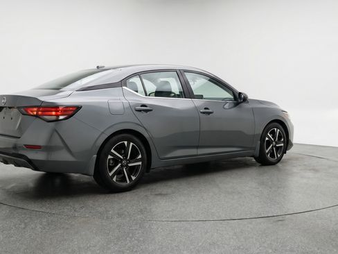 Used 2025 Nissan Sentra SV FWD image 9