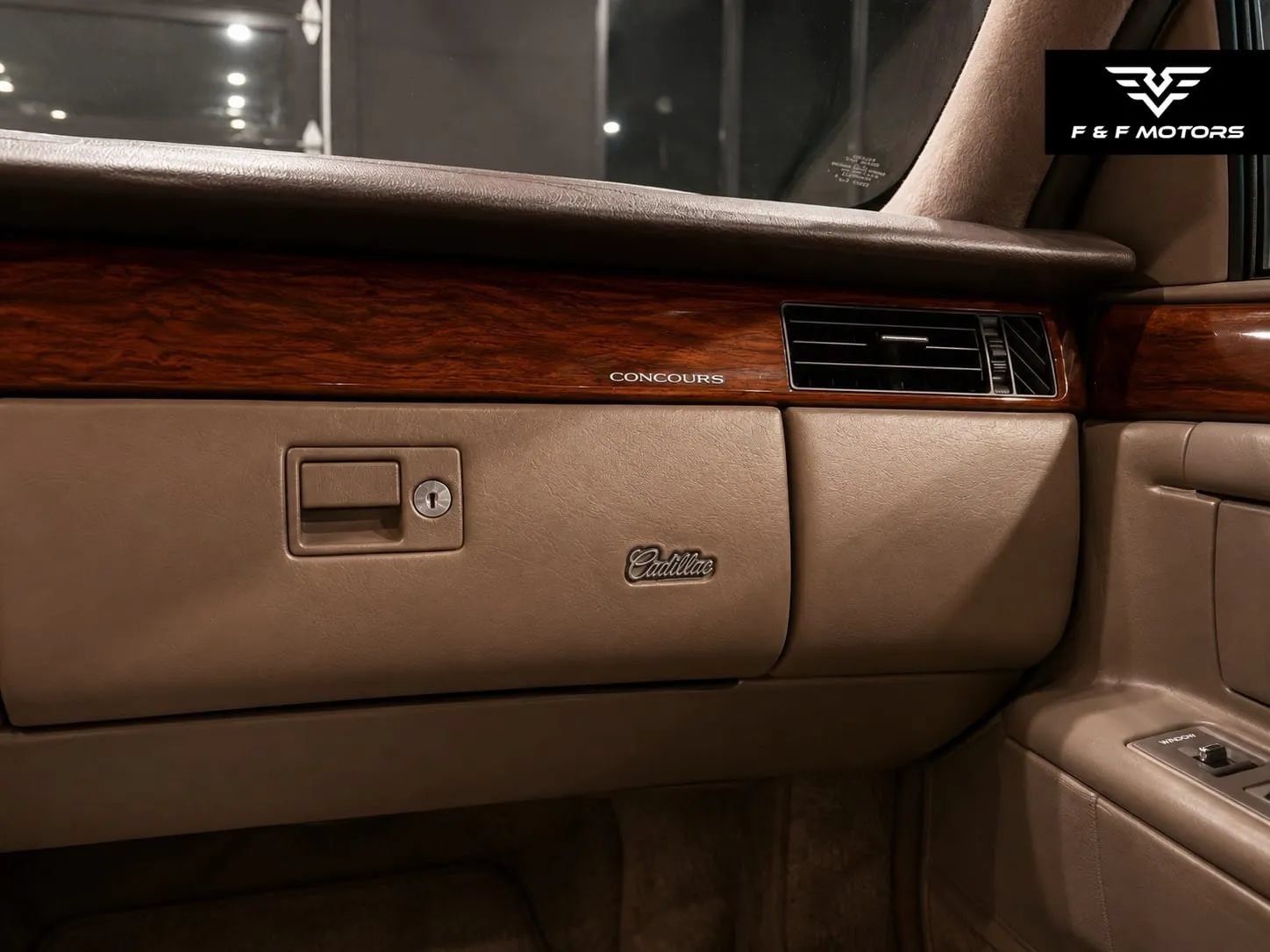Used 1995 Cadillac De Ville Concours FWD image 11