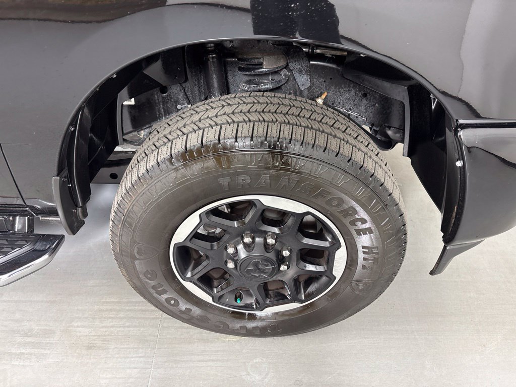 Used 2025 RAM 2500 Laramie w/ Towing Technology Group AWD/4WD image 14
