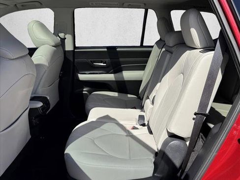 Certified 2025 Toyota Grand Highlander AWD image 18