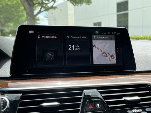Used 2019 BMW 530i w/ Convenience Package RWD image 24