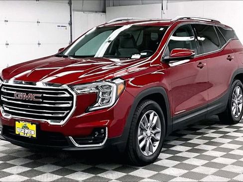 Used 2023 GMC Terrain SLT w/ Tech Package FWD image 12
