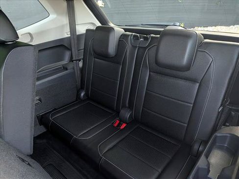 Certified 2021 Volkswagen Tiguan SE FWD image 26