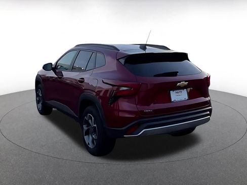 Used 2025 Chevrolet Trax LT image 9