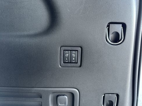 Used 2023 Chevrolet Traverse High Country w/ LPO, 'HIT The Road' Package FWD image 35