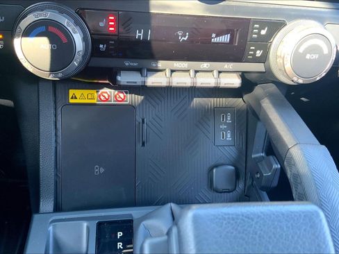 Used 2025 Toyota 4Runner TRD Off-Road Premium image 35