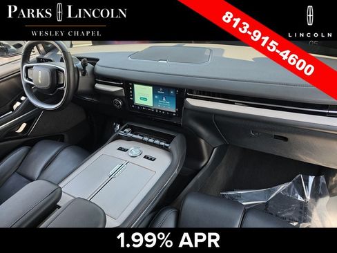 Certified 2025 Lincoln Navigator Reserve AWD/4WD image 11